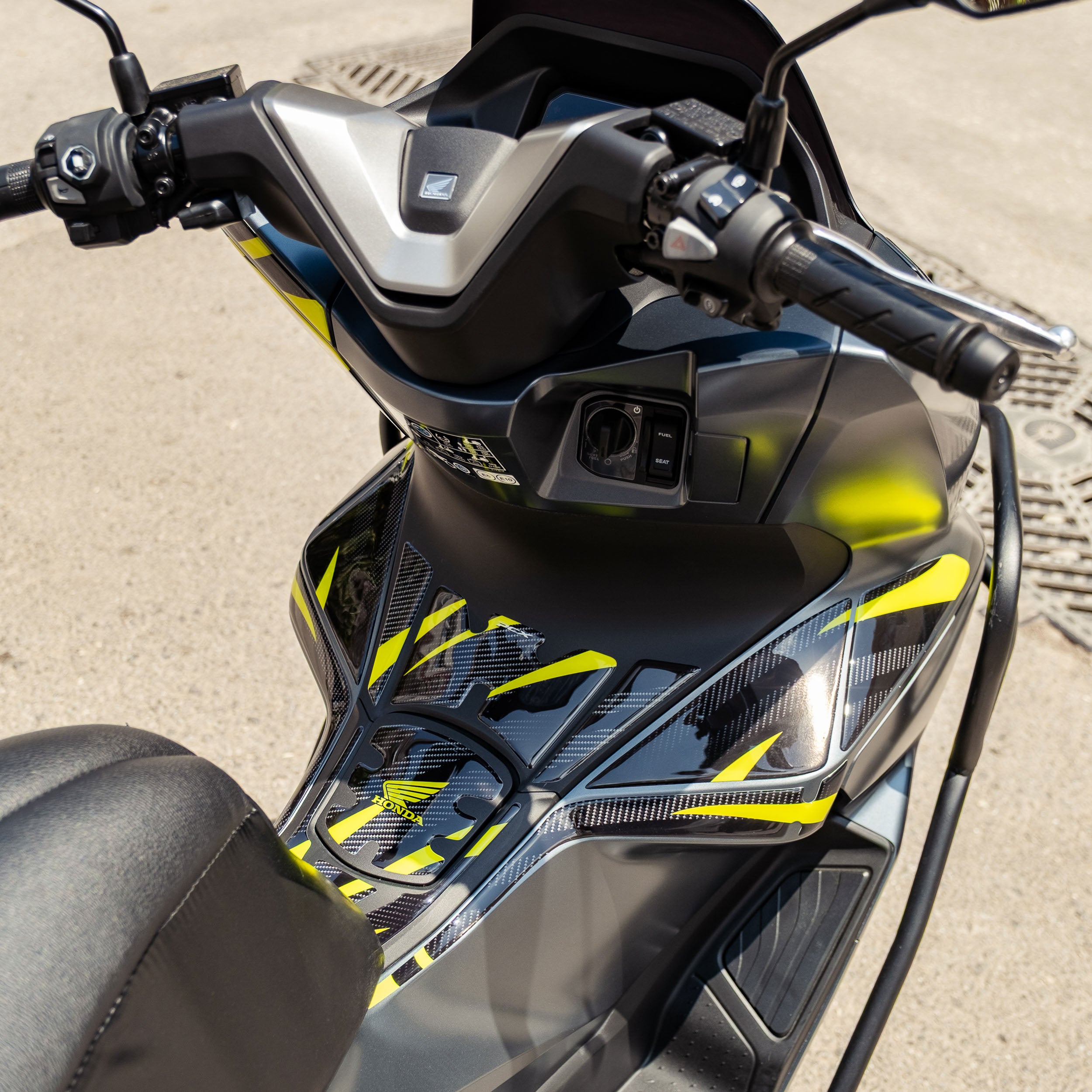 Honda PCX Aesthetic Lines Tank Pad Set (2025)