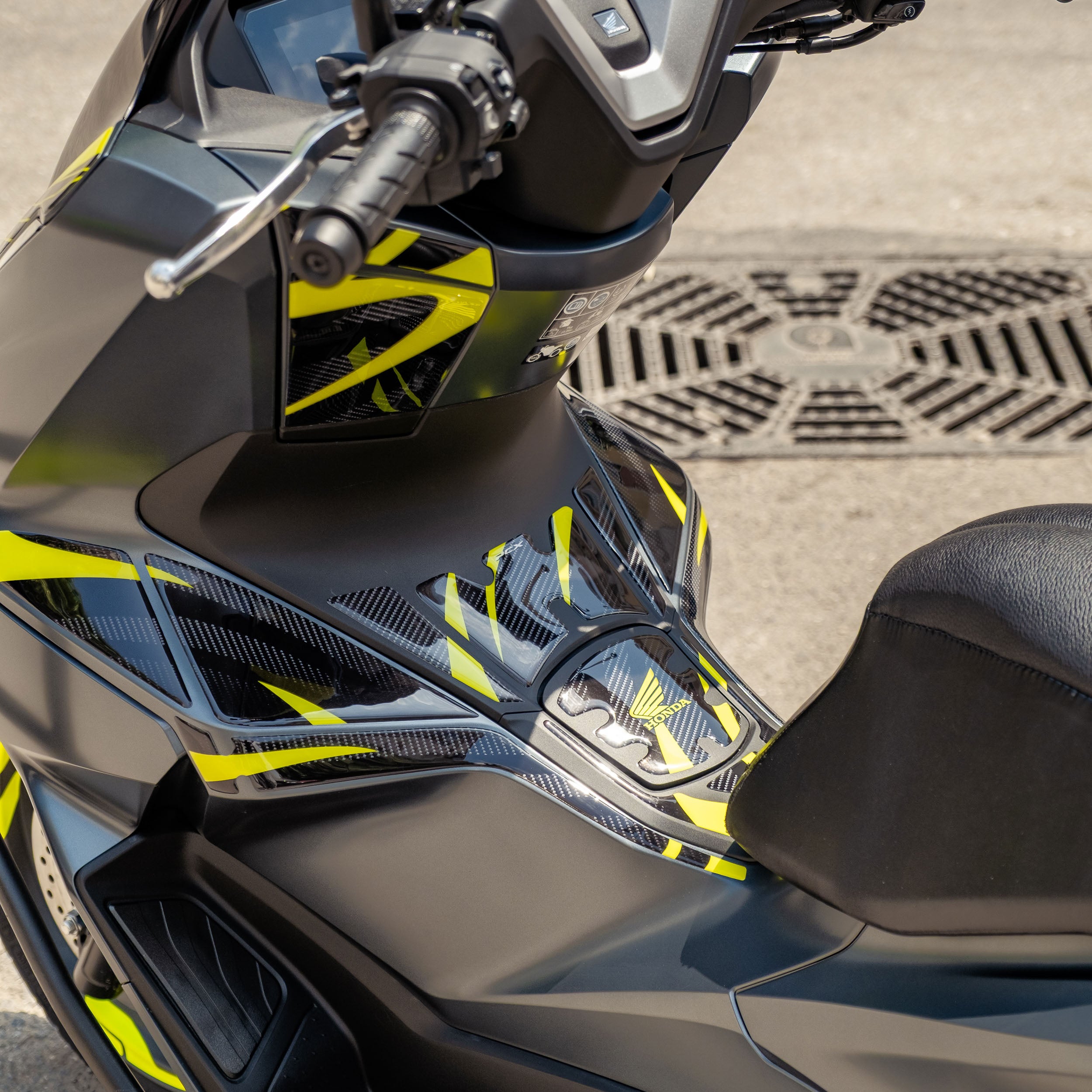 Honda PCX Aesthetic Lines Tank Pad Set (2025-2026)