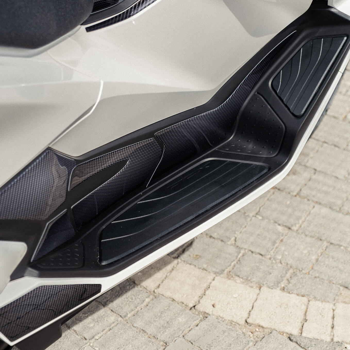 Honda PCX Karbon Tasarımlı Tank Pad Set (2025) #set_yan pad set