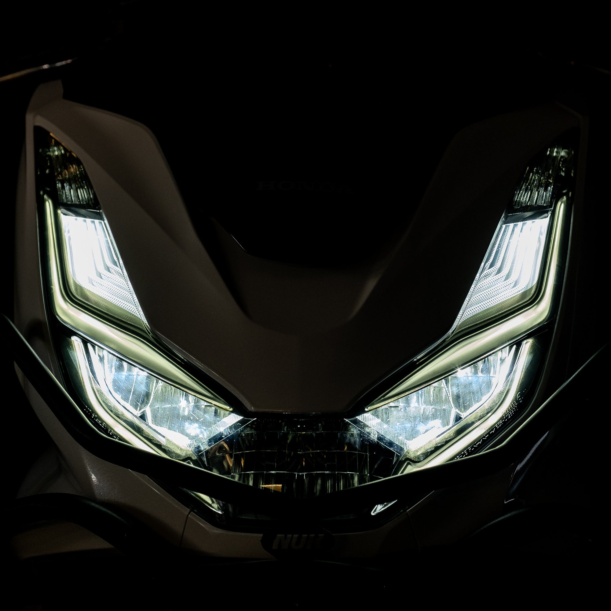 Honda PCX Ön Far Üstü Filmi, Far Kaşı #renk_füme