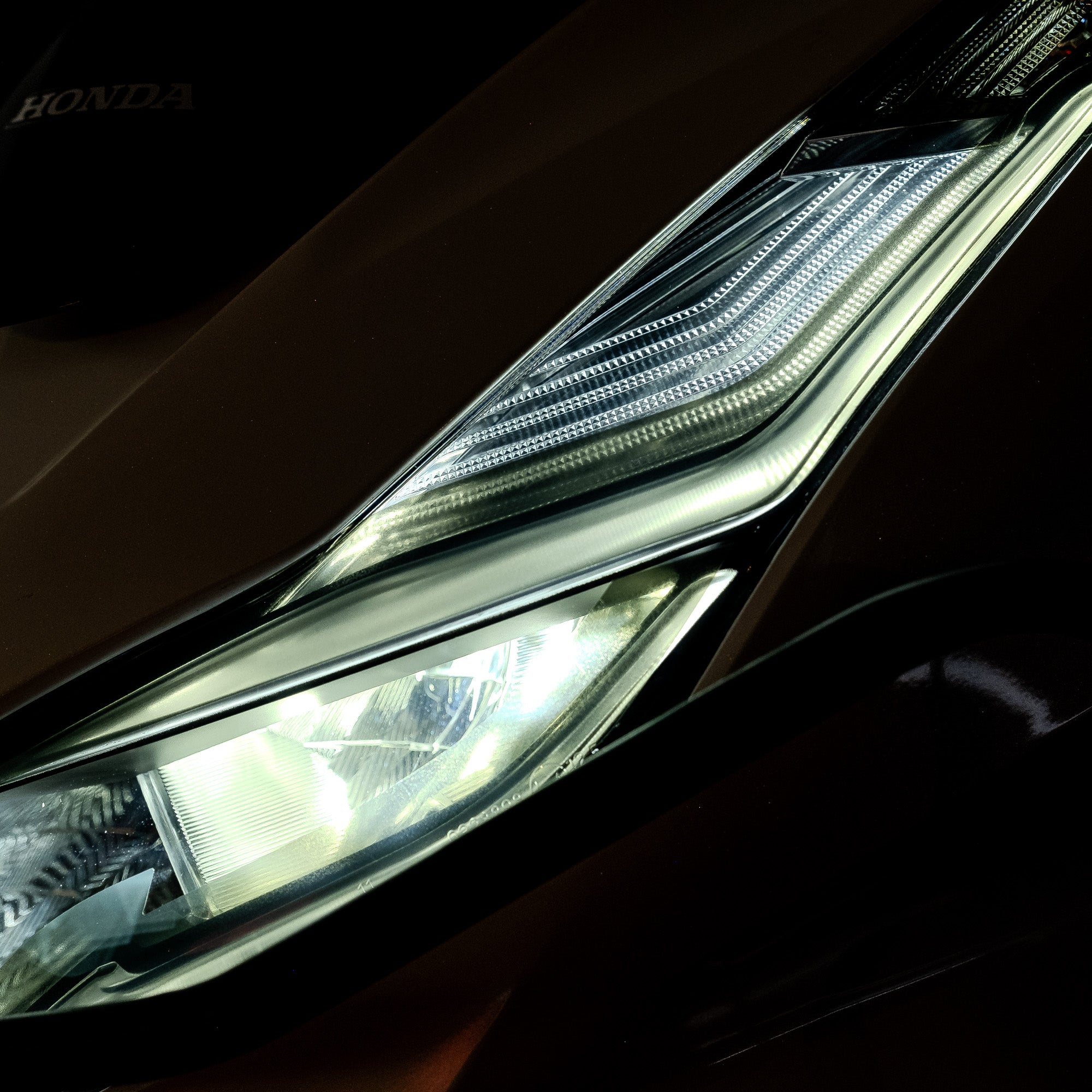 Honda PCX Ön Far Üstü Filmi, Far Kaşı #renk_füme