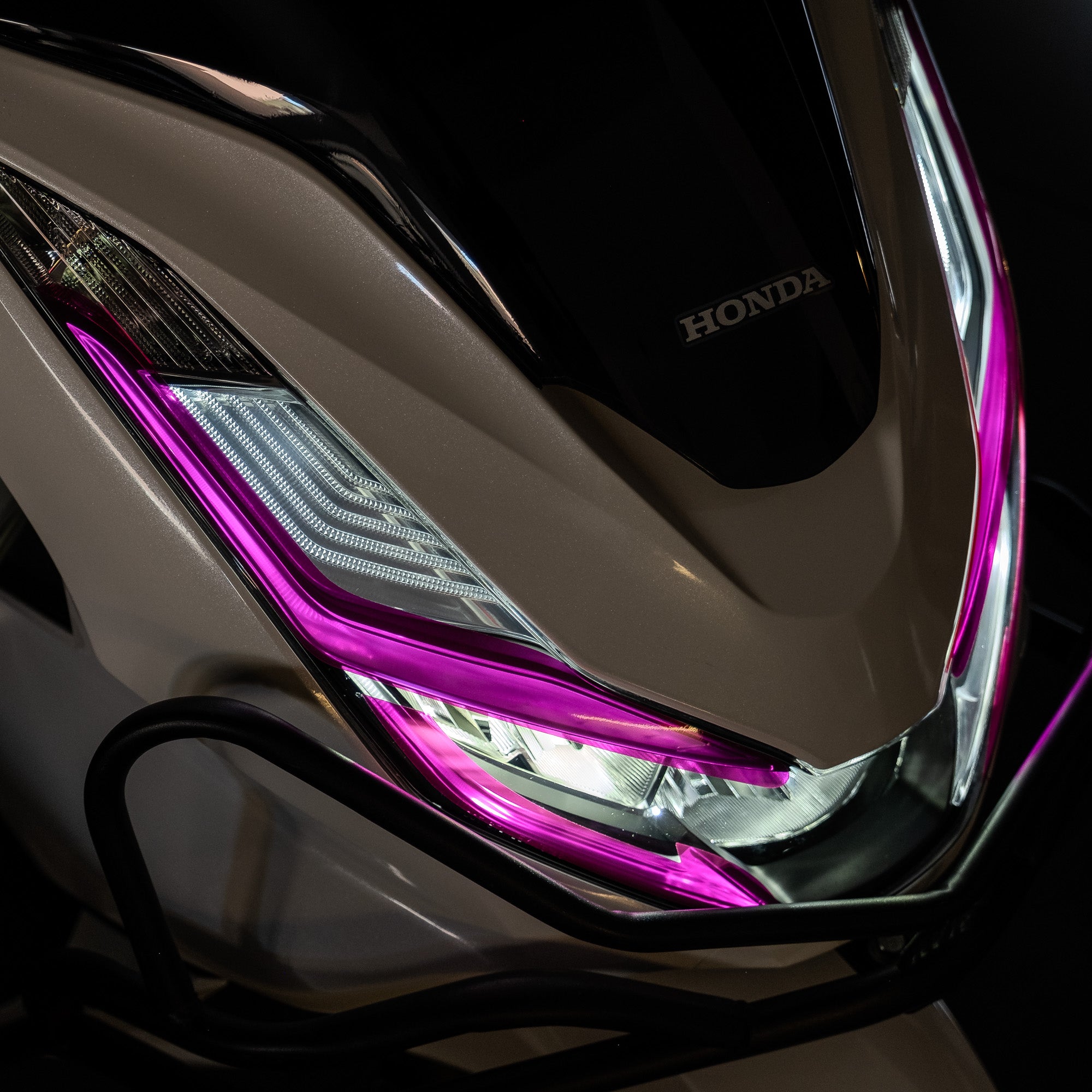 Honda PCX Ön Far Üstü Filmi, Far Kaşı #renk_pembe