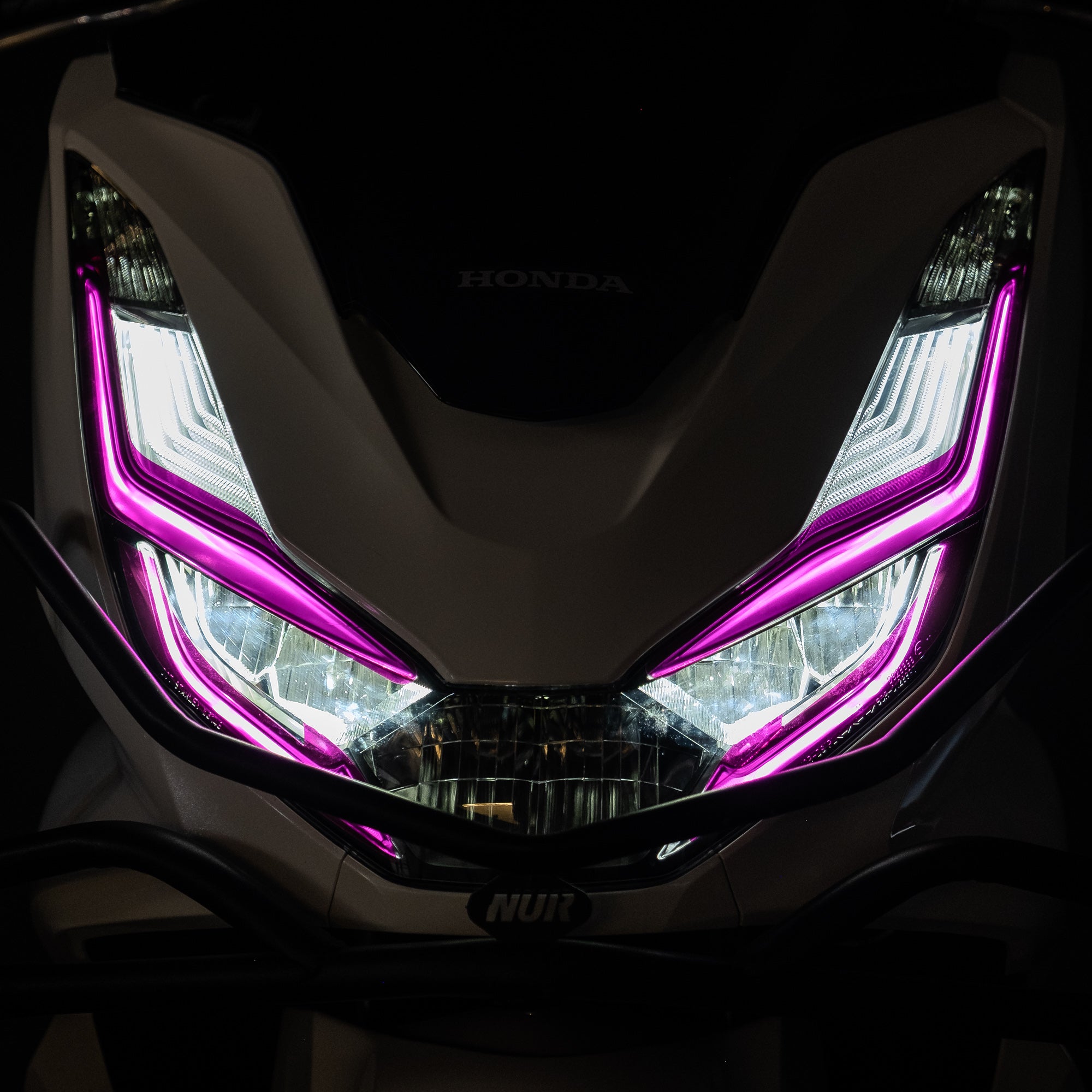 Honda PCX Ön Far Üstü Filmi, Far Kaşı #renk_pembe