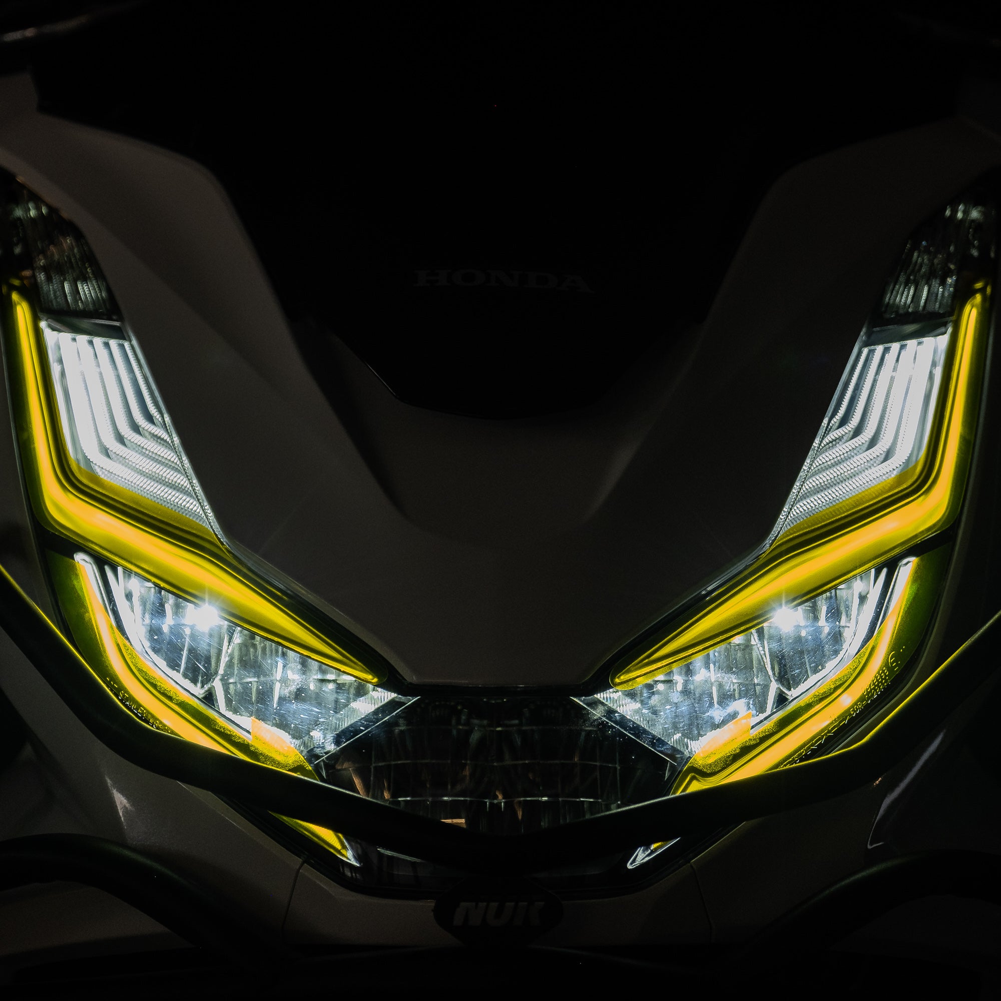 Honda PCX Ön Far Üstü Filmi, Far Kaşı #renk_sarı