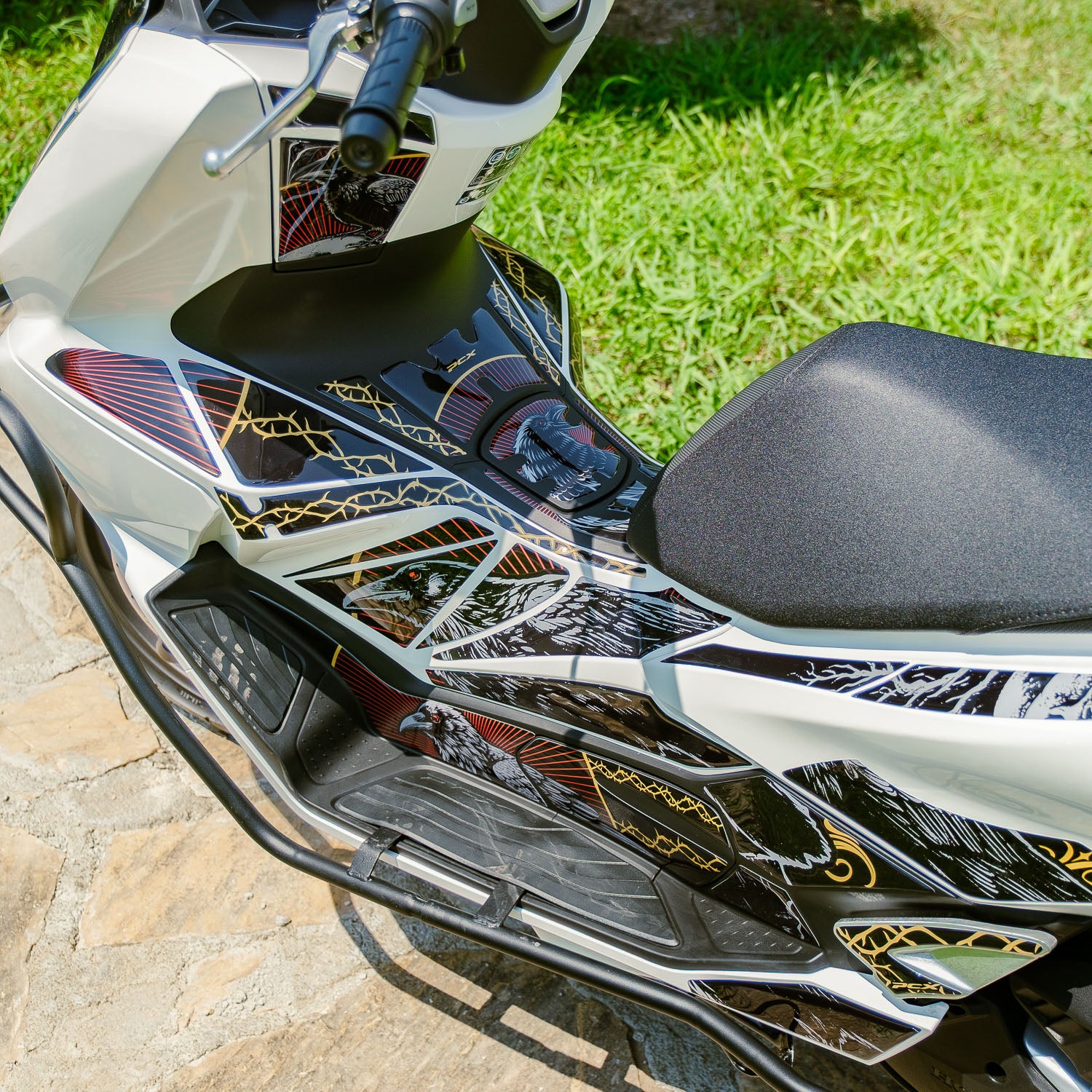 Honda PCX Scarlet Wing Tank Pad Set (2025)