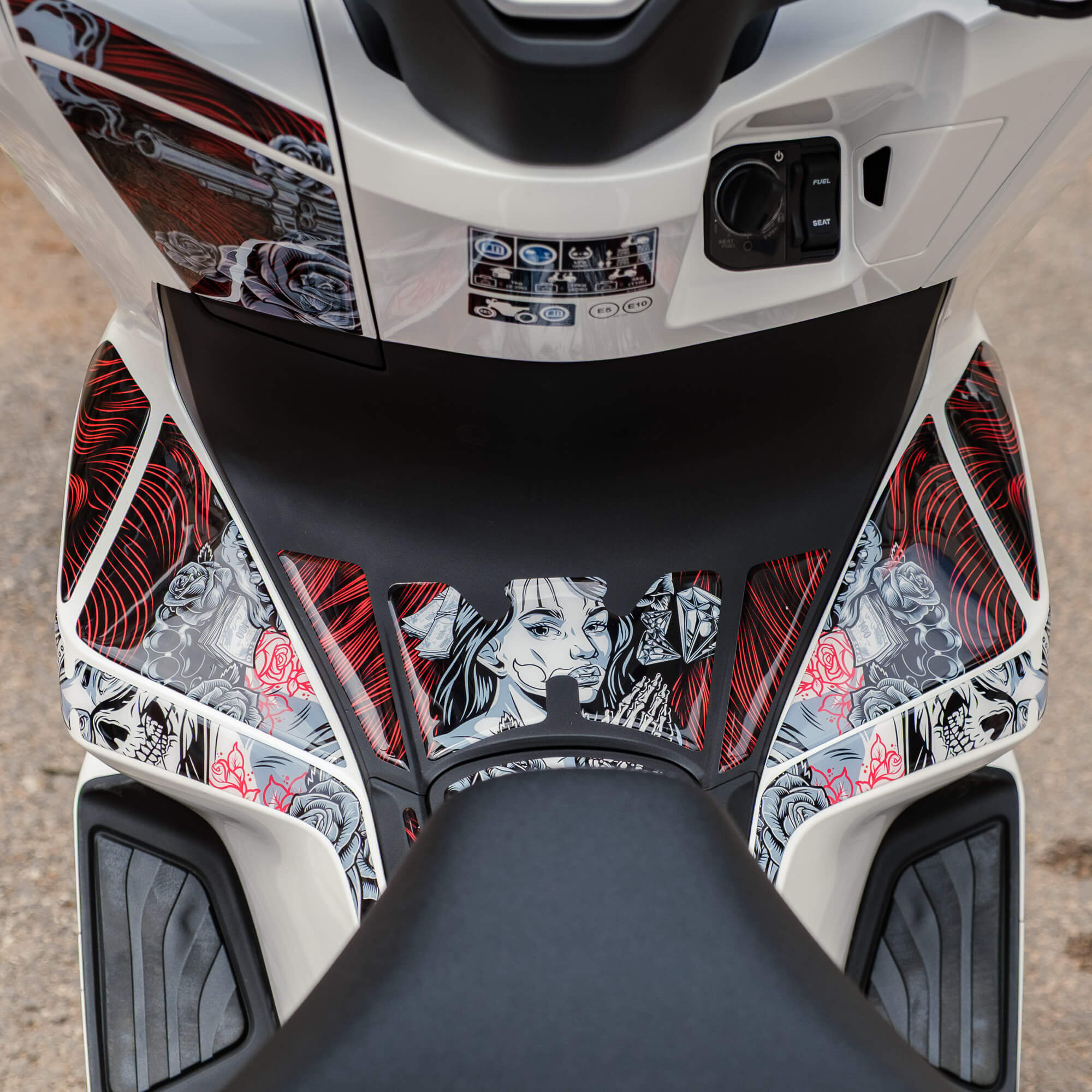 Honda PCX Shadow Queen Tank Pad Set (2025)