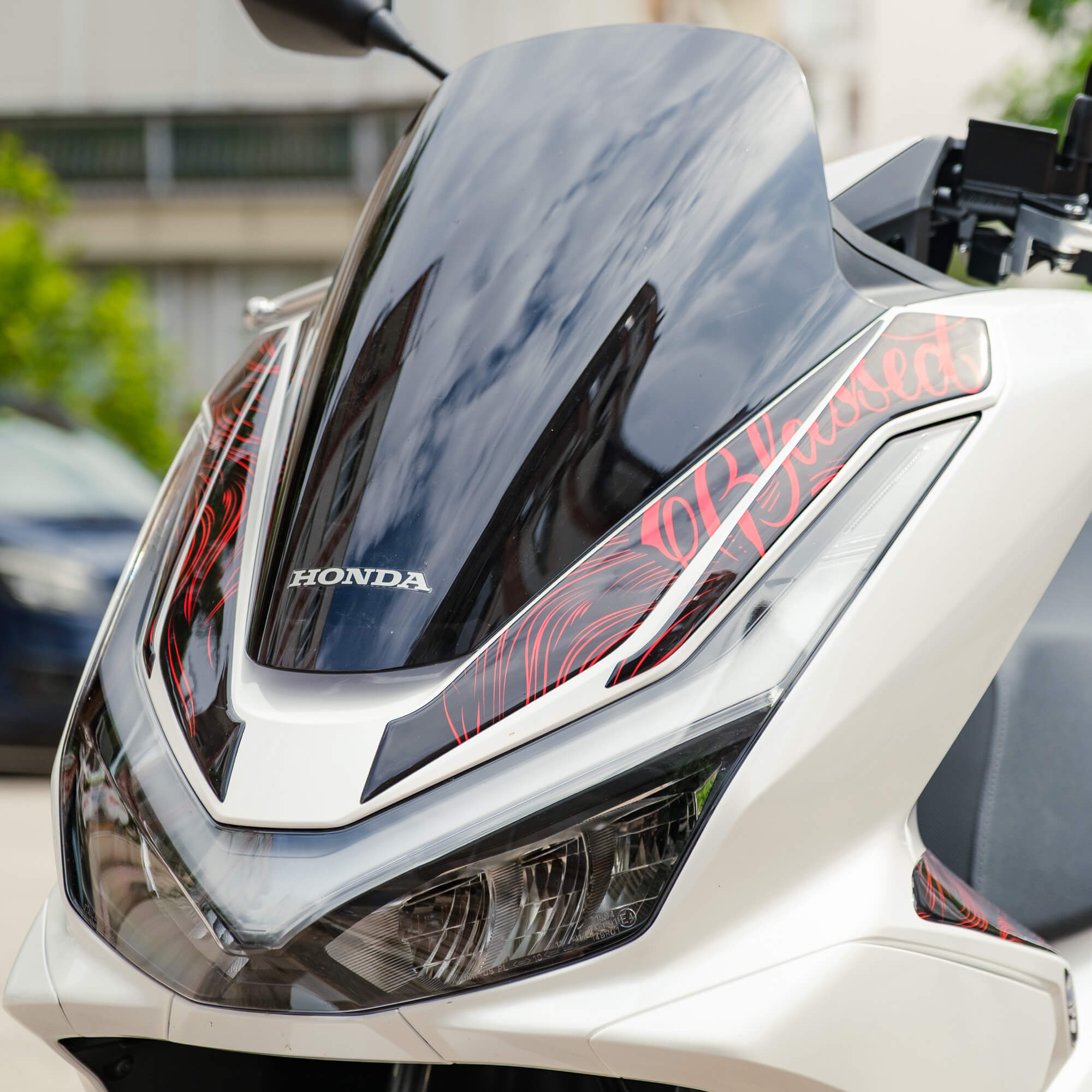 Honda PCX Shadow Queen Tank Pad Set (2025)