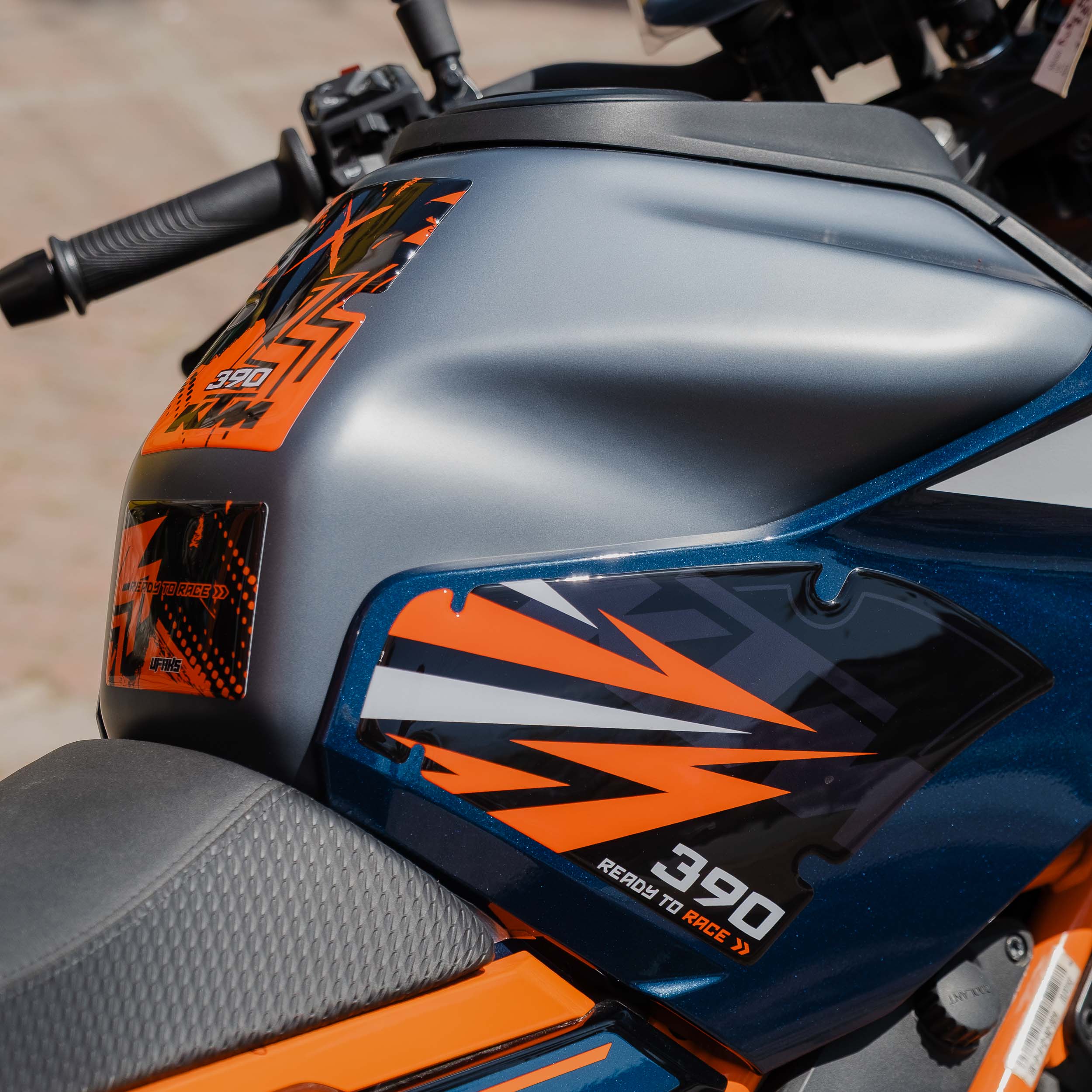 KTM 390 Duke Orange Punch Tank Pad Seti (2023-2025)