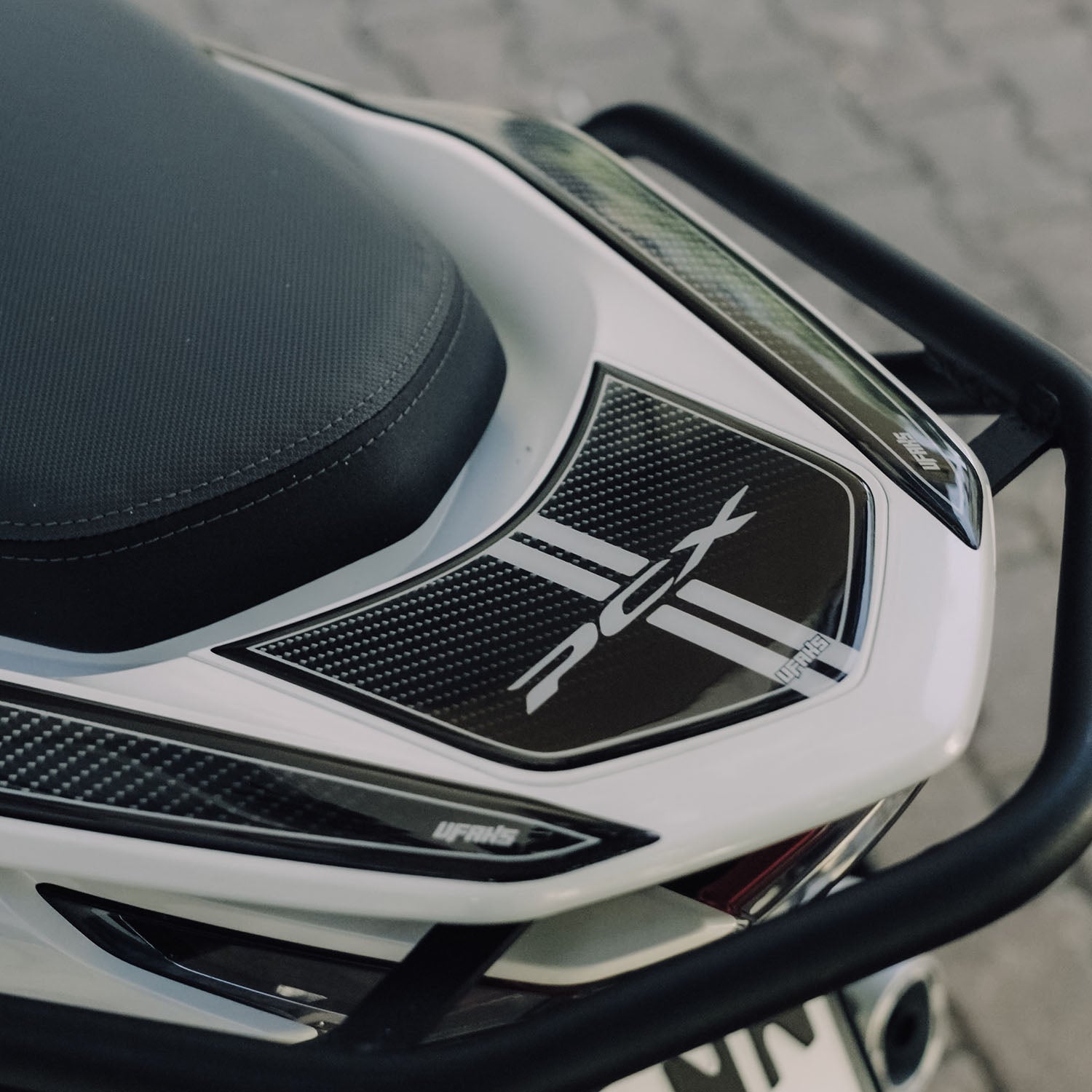 Honda PCX Karbon Tasarımlı Tank Pad Set (2021-2024)