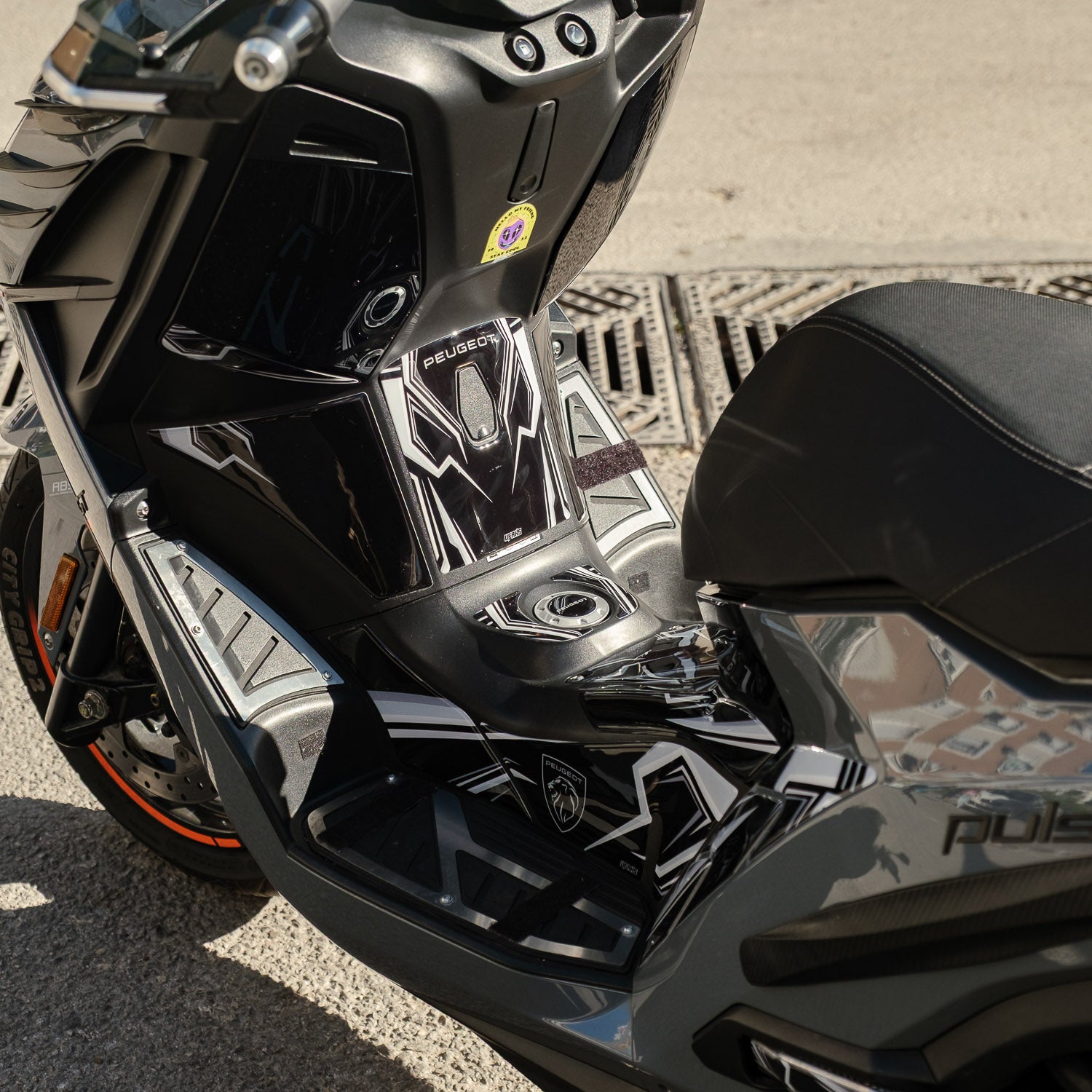 Peugeot Pulsion 125 Grey Line Tank Pad Seti (2023-2025)