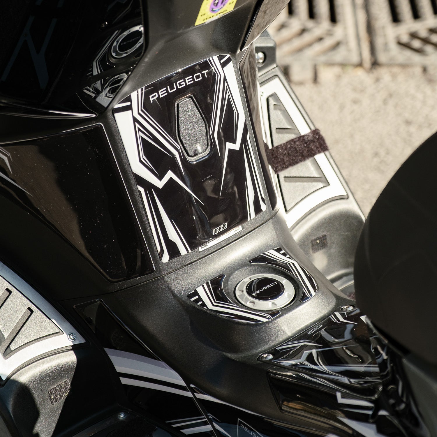 Peugeot Pulsion 125 Grey Line Tank Pad Seti (2023-2025)