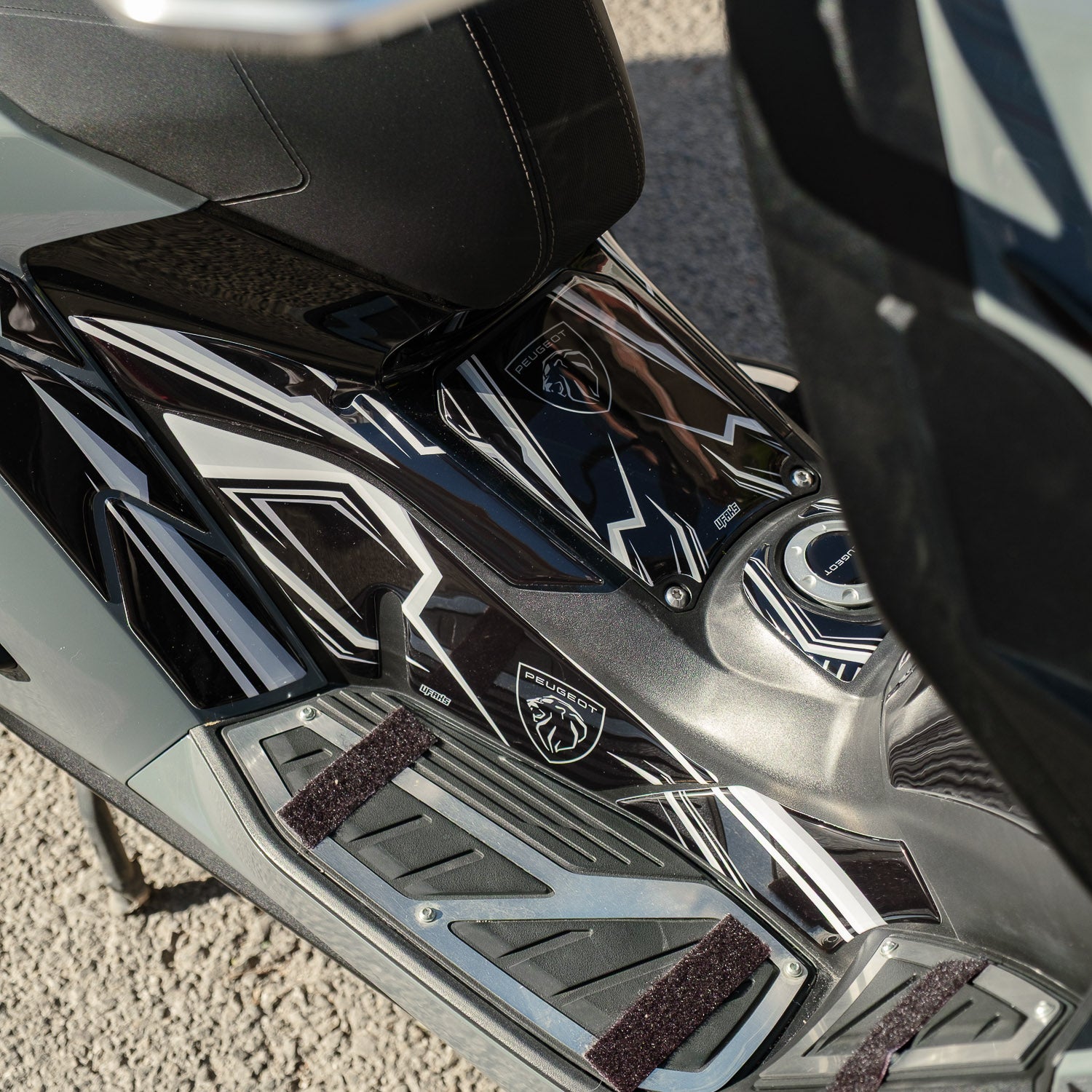 Peugeot Pulsion 125 Grey Line Tank Pad Seti (2023-2025)