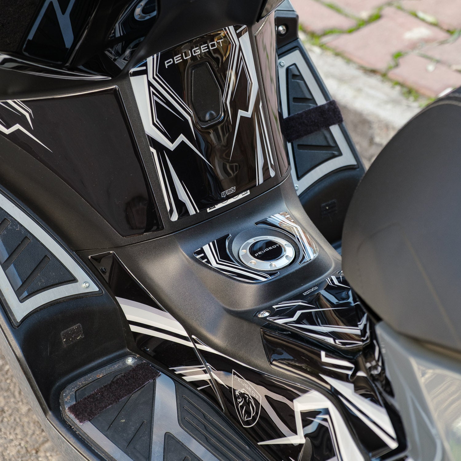 Peugeot Pulsion 125 Grey Line Tank Pad Seti (2023-2025)