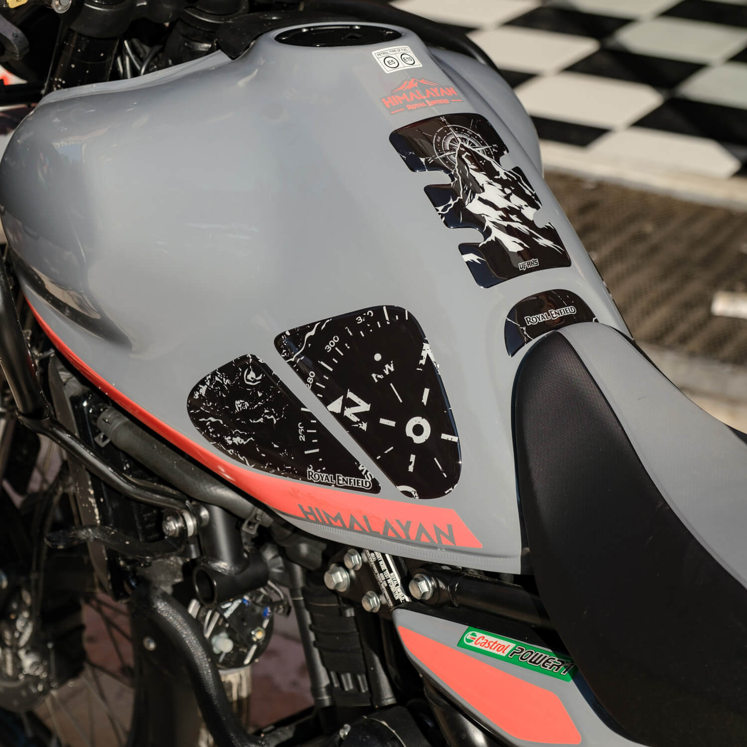 Royal Enfield Himalayan 450 Compass Tank Pad Set (2024)