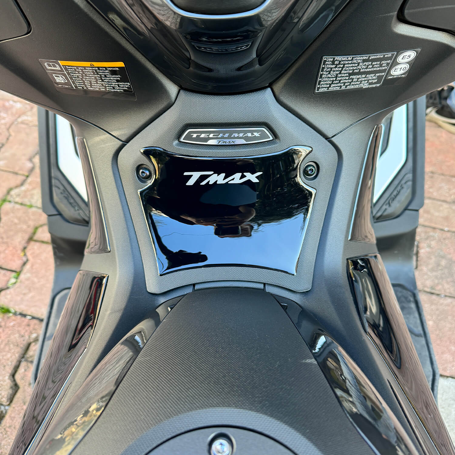 Yamaha TMAX 560 Stealth Line Tank Pad Set (2023-2025)