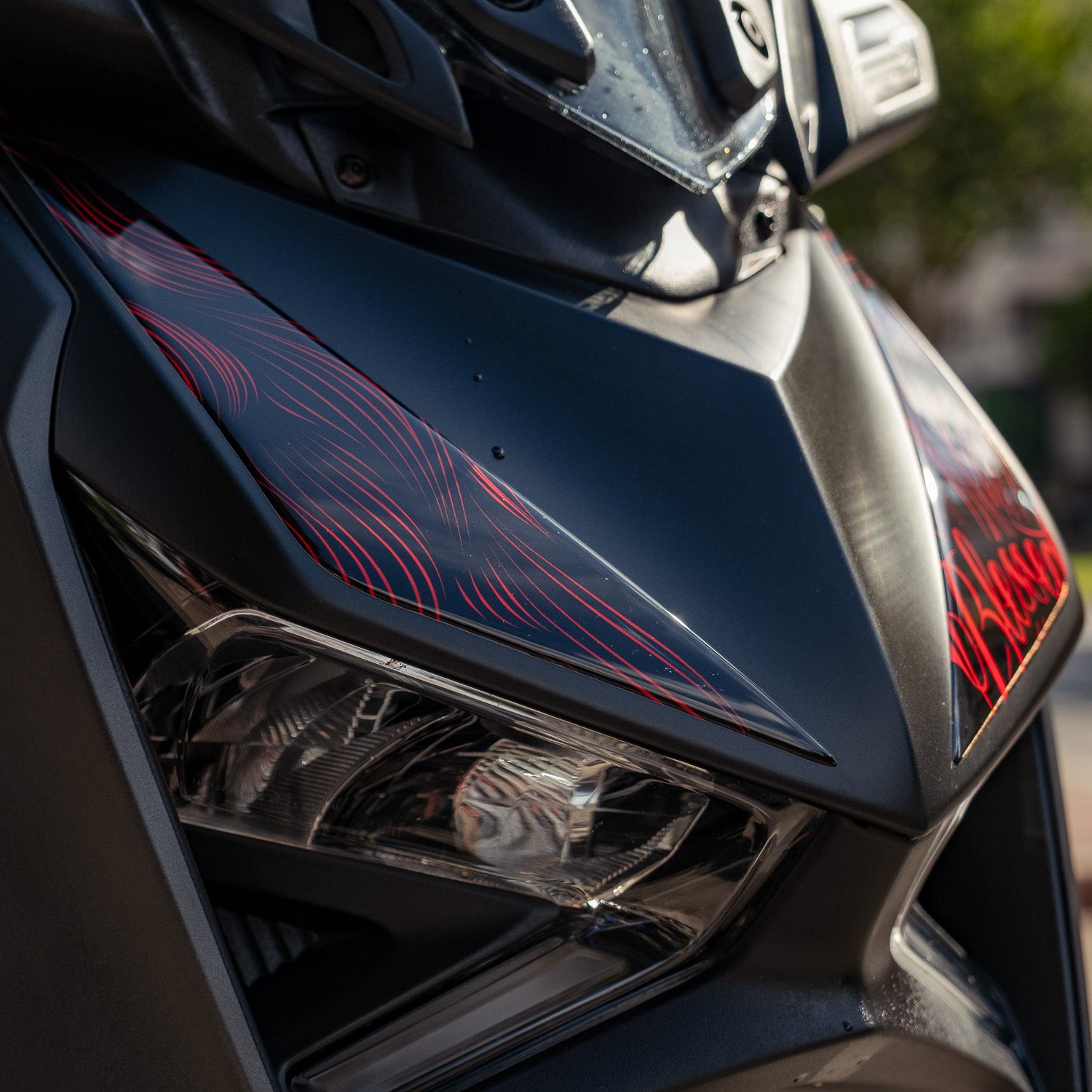 Yamaha XMAX Shadow Queen Tank Pad Set (2023-2025)