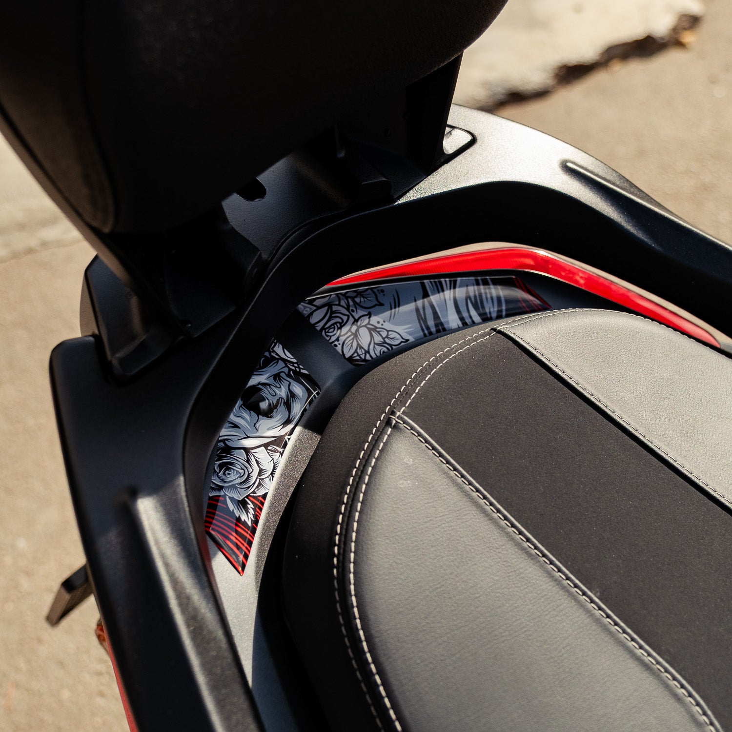 Yamaha XMAX Shadow Queen Tank Pad Set (2023-2025)