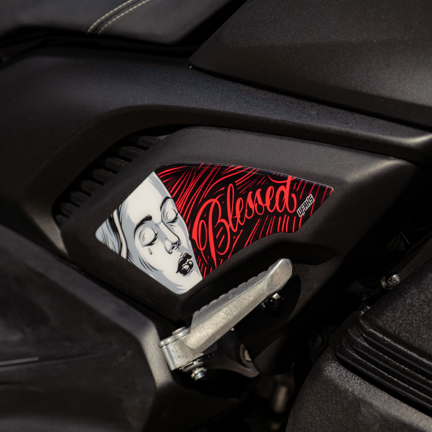 Yamaha XMAX Shadow Queen Tank Pad Set (2023-2025)