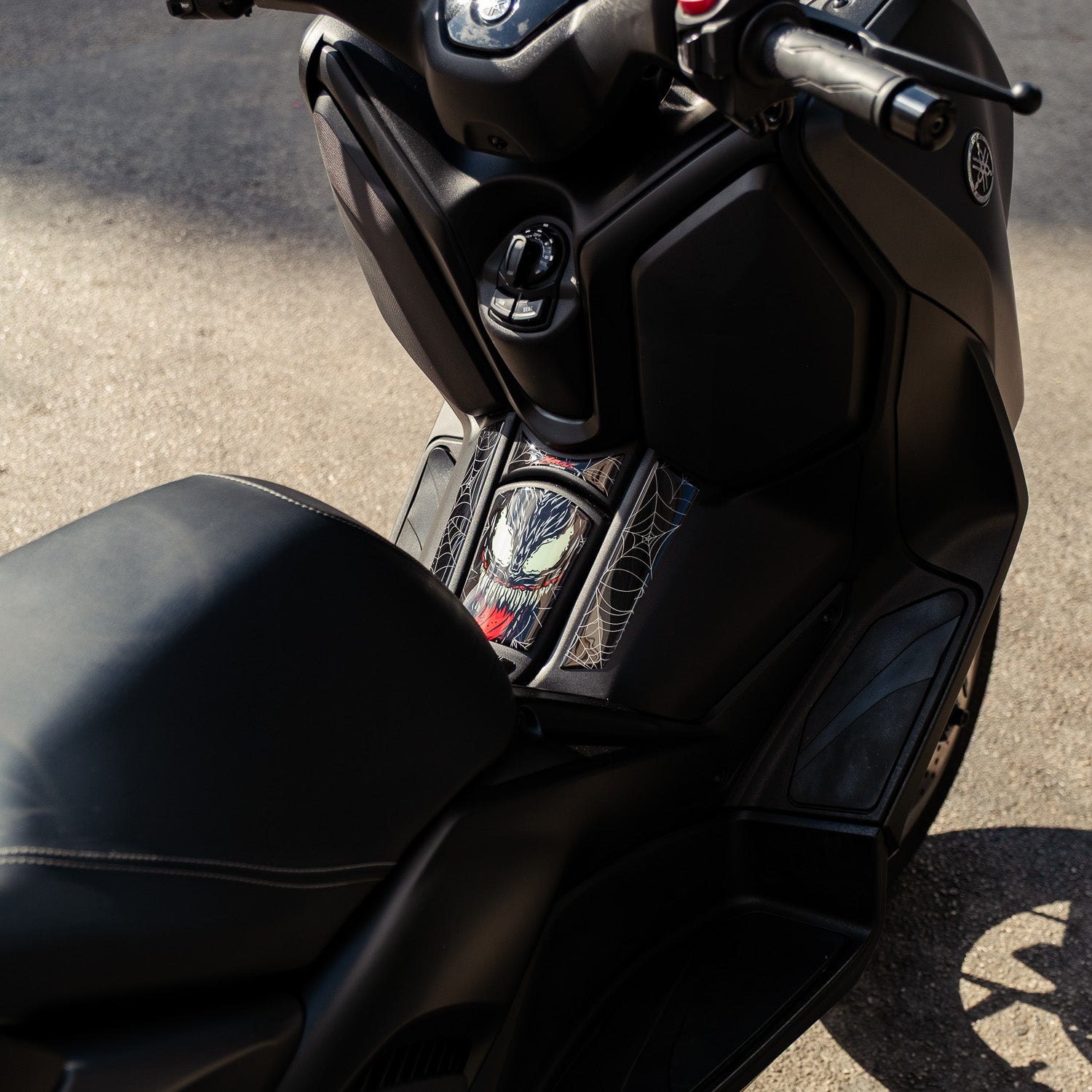 Yamaha XMAX Venom Tank Pad Set (2023-2025)