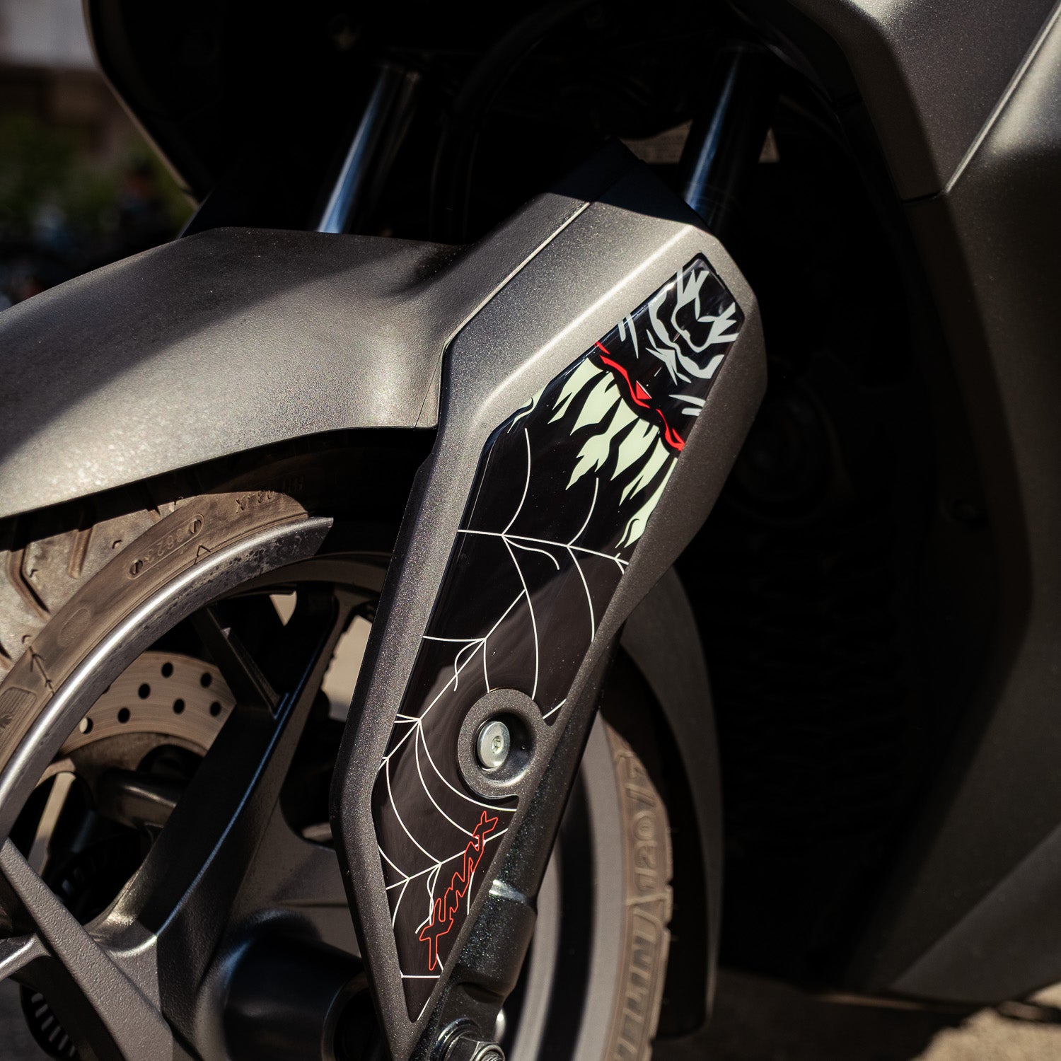 Yamaha XMAX Venom Tank Pad Set (2023-2025)