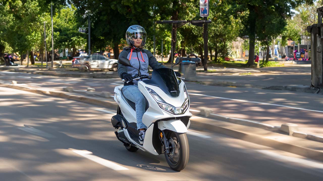 PCX 125 Yakıt Tüketimi ve Detaylar