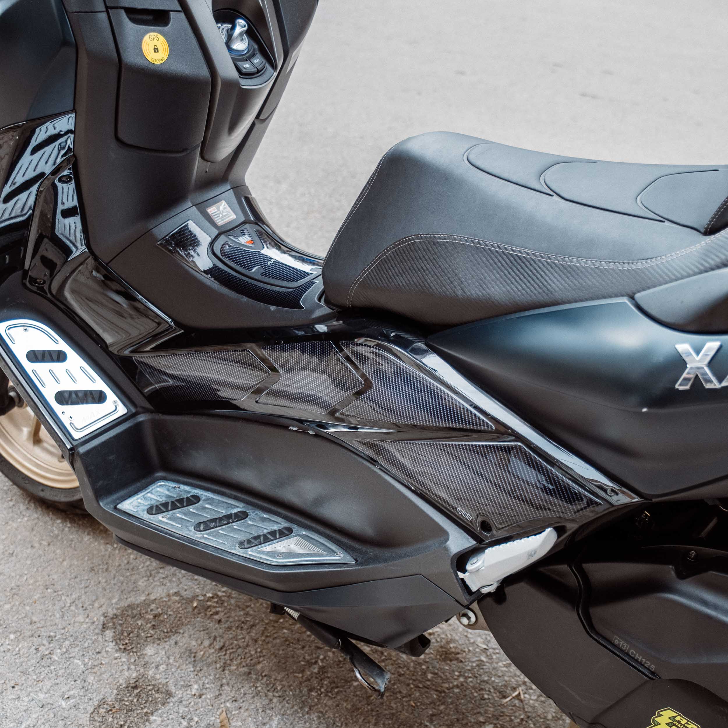 Arora Max Pro 125-250 Karbon Tasarımlı Tank Pad Seti (2024-2026)