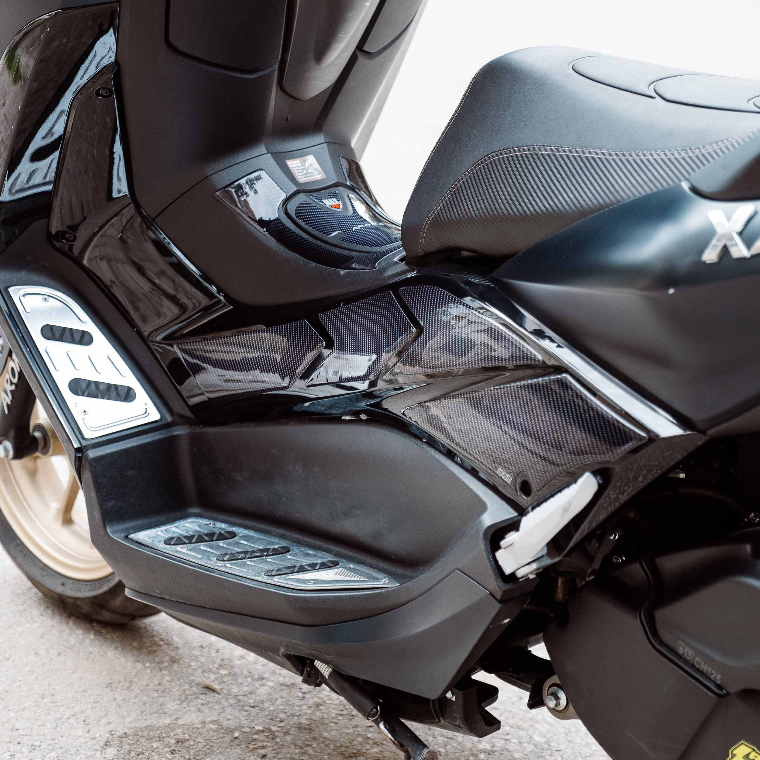 Arora Max Pro 125-250 Karbon Tasarımlı Tank Pad Seti (2024-2026)