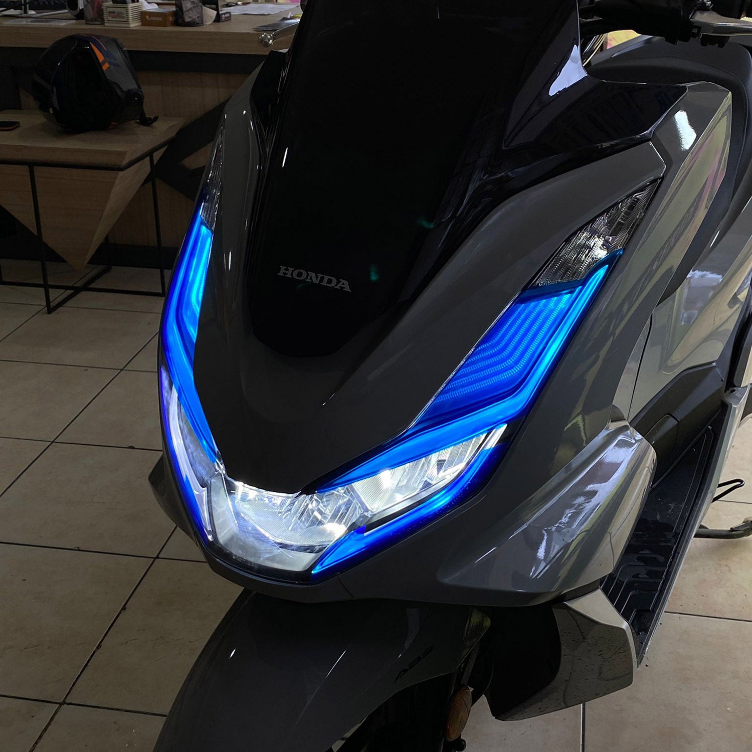 Honda PCX Kalın Ön Far Üstü Filmi, Far Kaşı (2021-2024)