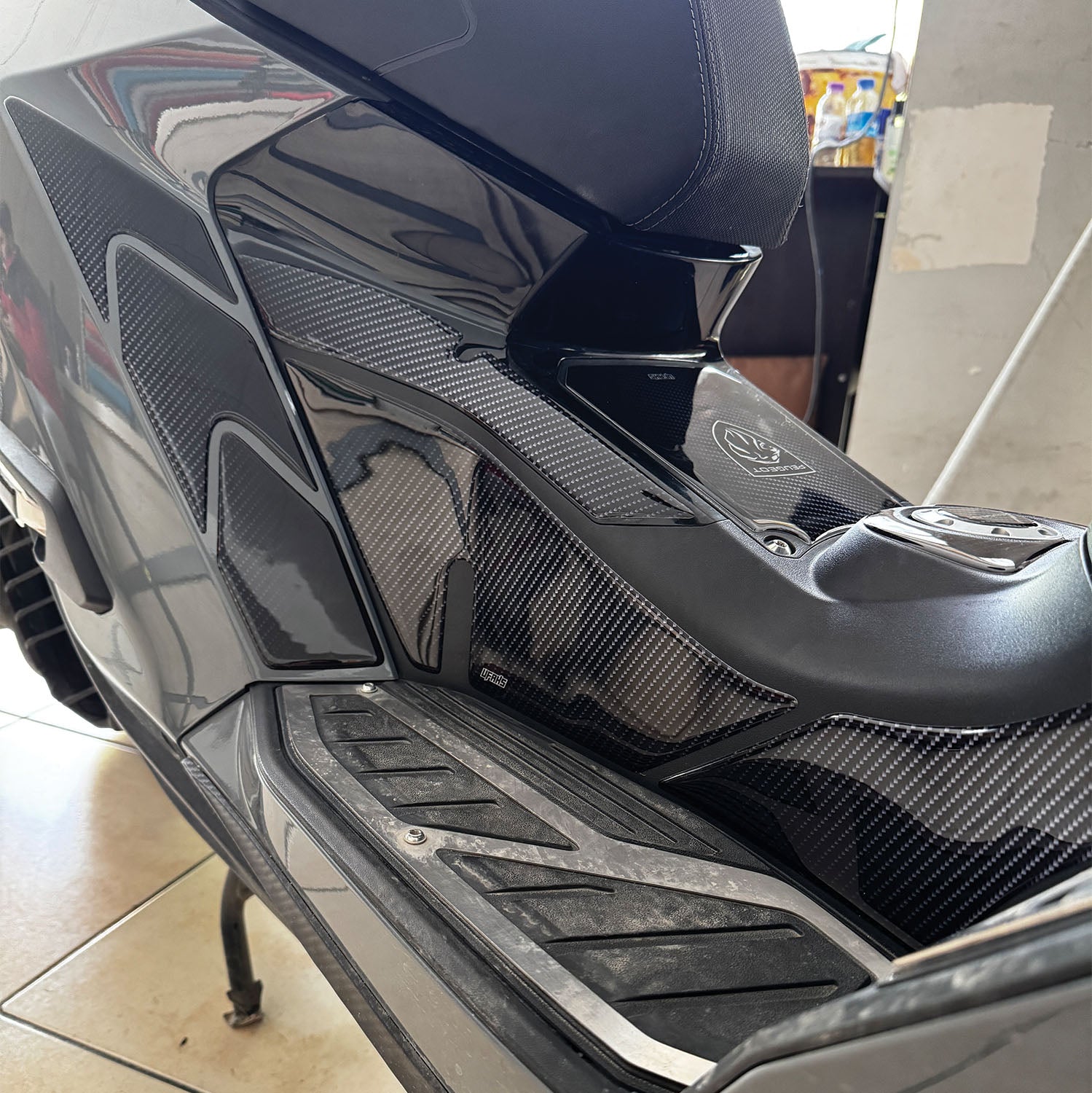 Peugeot Pulsion 125 Karbon Tasarımlı Tank Pad Seti (2023-2025)