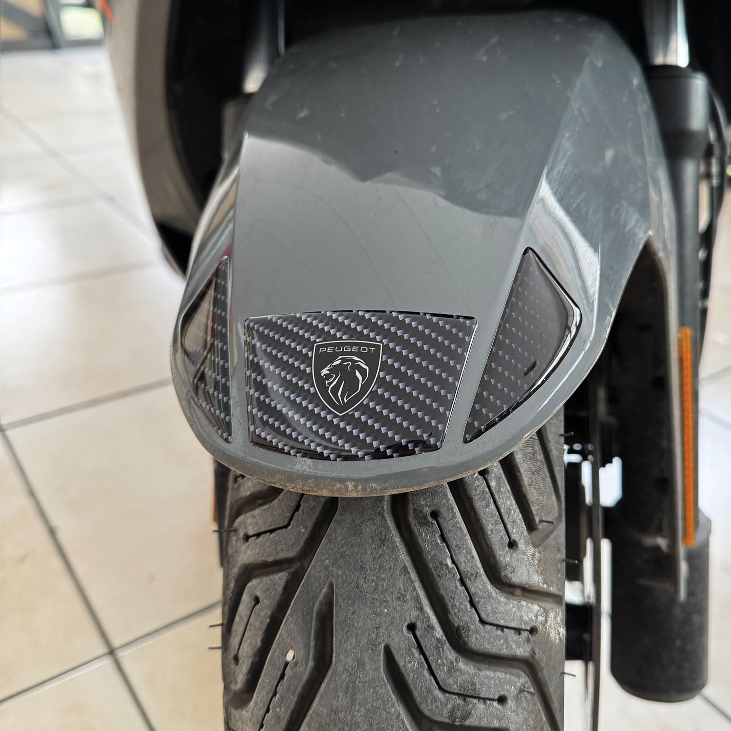 Peugeot Pulsion 125 Karbon Tasarımlı Tank Pad Seti (2023-2025)