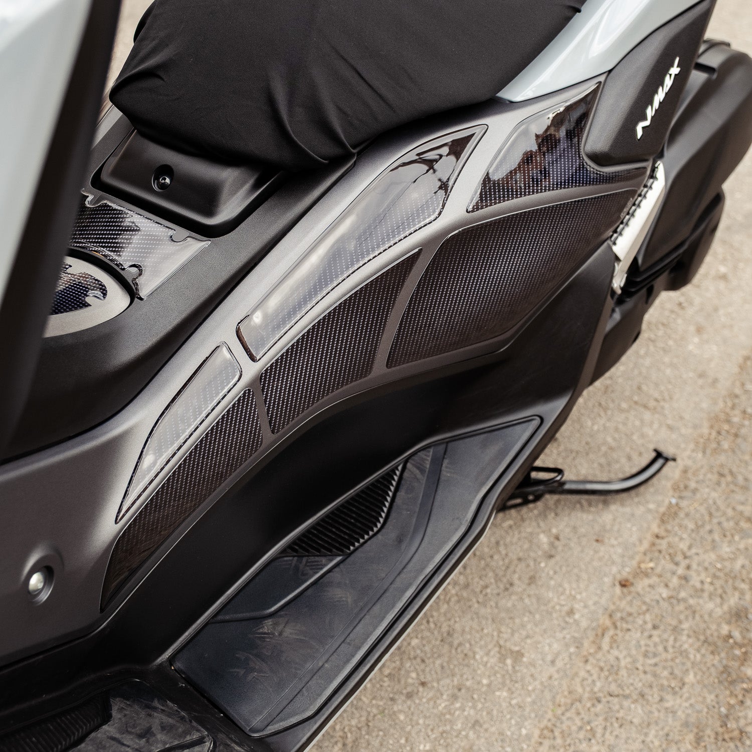 Yamaha NMAX Karbon Desenli Full Tank Pad Set (2025)